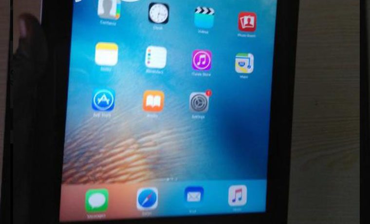 Apple iPad 3 Wi-Fi 16 GB 1
