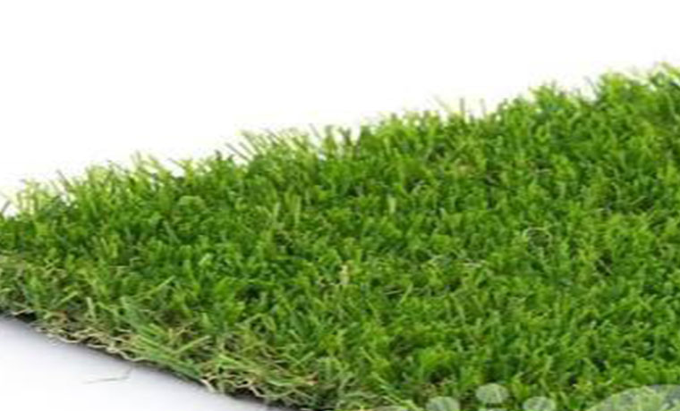 New & Soft Outdoor Artificial Garden Grass. 2