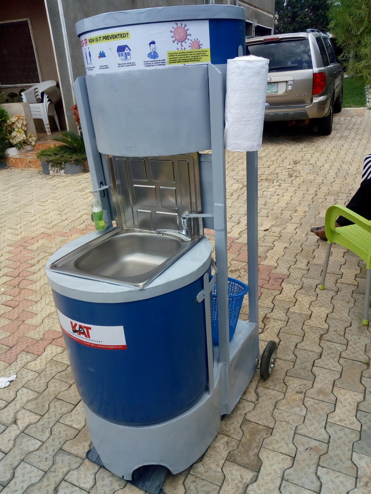 Pedal driven hand wash machine