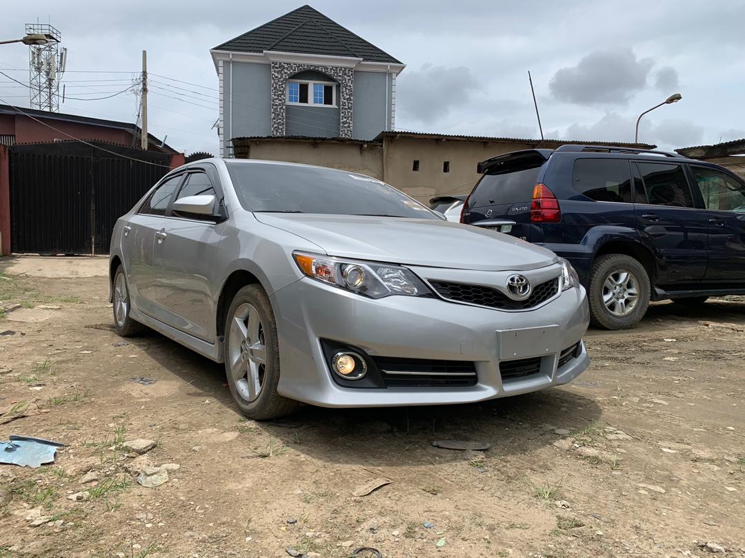 Very clean Toyota Camry 2014 Model